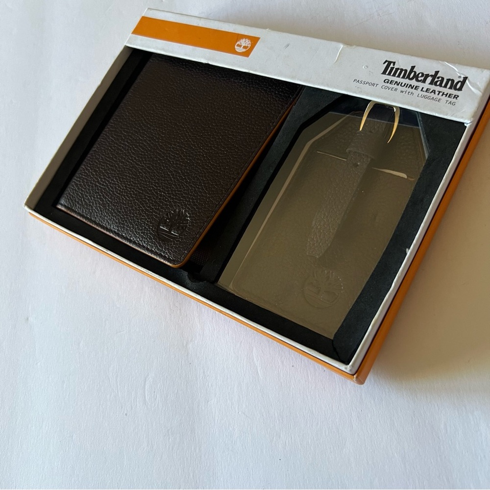 TIMBERLAND LEATHER PASSPORT CASE AND LUGGAGE TAG BROWN NWT IN BOX